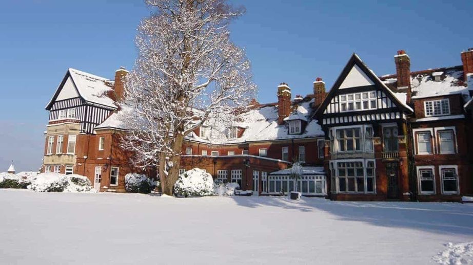WOODLANDS PARK HOTEL